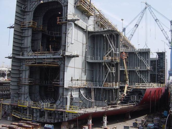 【大量图片】在美国船厂一艘大型油轮是如何建造的？(图8)
