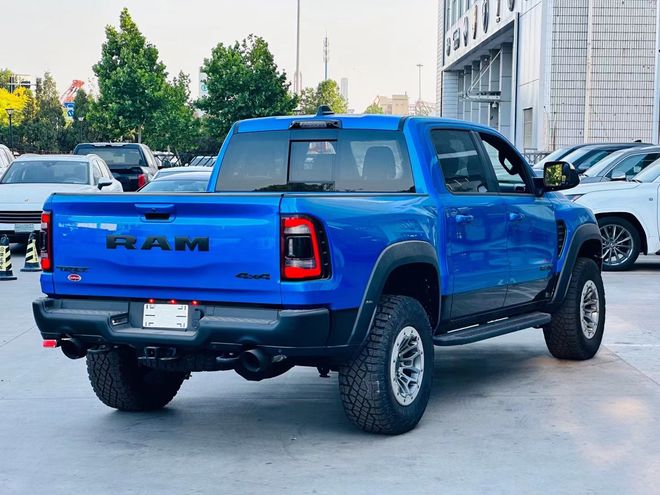 23款道奇公羊霸王龙港口清库存价格下调(图7)