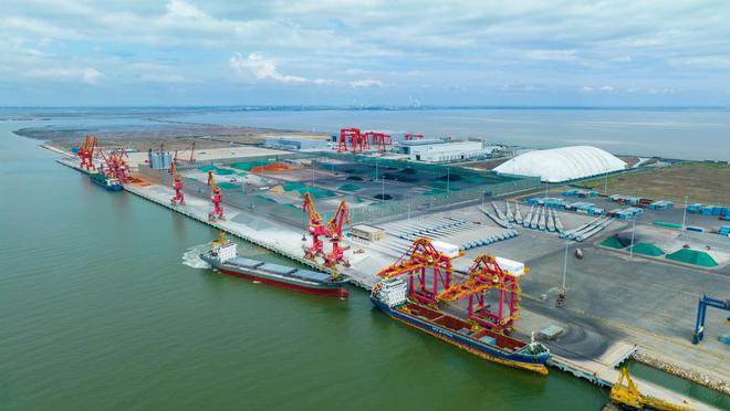 向“新”发力｜追风逐电这里崛起百亿级风电装备产业园(图2)