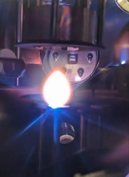 科学家打破高温超导性能纪录每平方厘米电流密度达19亿安培(图3)