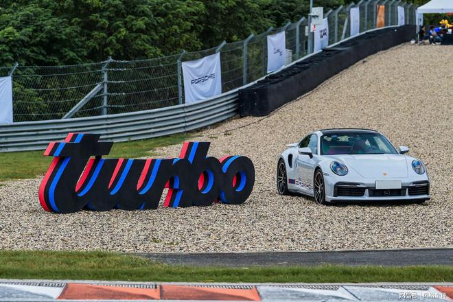 保时捷Turbo诞生50周年主题展亮相2024OCR晒车节(图5)