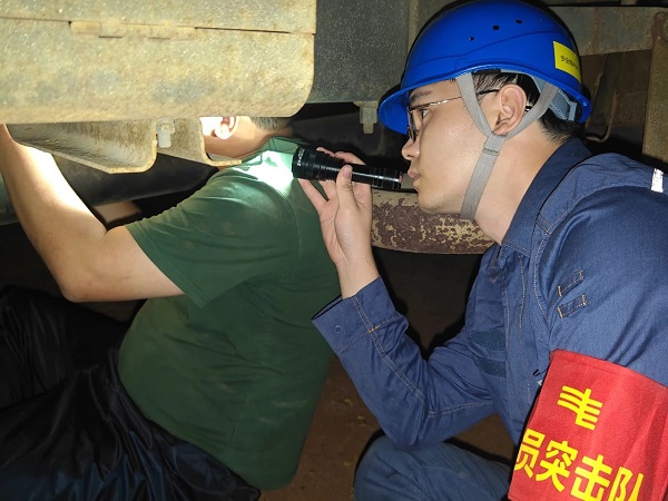 广东汕尾“点灯人”千里驰援海南澄迈(图3)