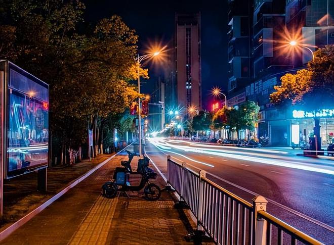 中国路灯每晚“免费”开每晚耗电数量巨大谁在承担高额电费？(图5)