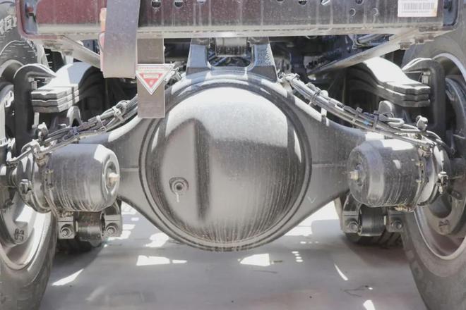 原创|16升解放J7是当之无愧的LNG重卡领袖(图7)