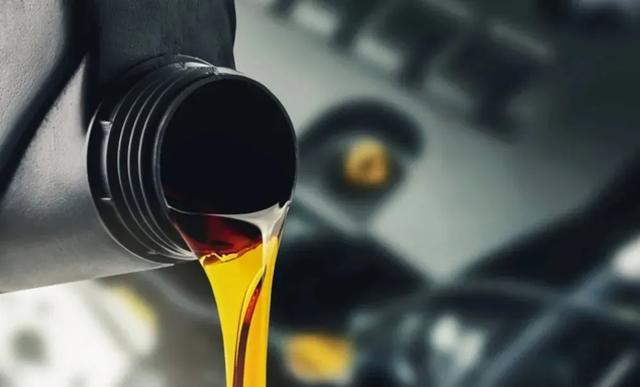 汽车保养后机油桶千万别扔一定要拿回来！别因丢面子吃大亏…(图2)