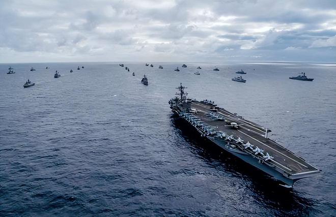 美军航母打击群有多强?一个航母打击群到底包含了哪些舰船!(图2)