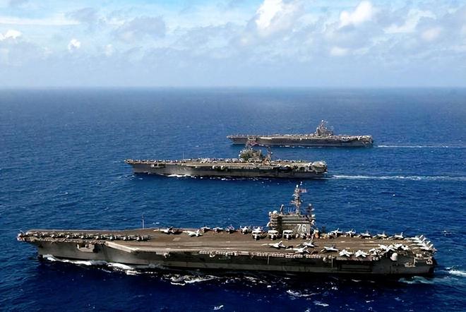 美军航母打击群有多强?一个航母打击群到底包含了哪些舰船!(图4)