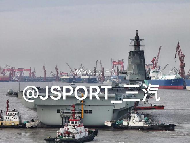 山东舰无类似经历福建舰再度返回船坞整修或将给烟囱增设风帽(图7)