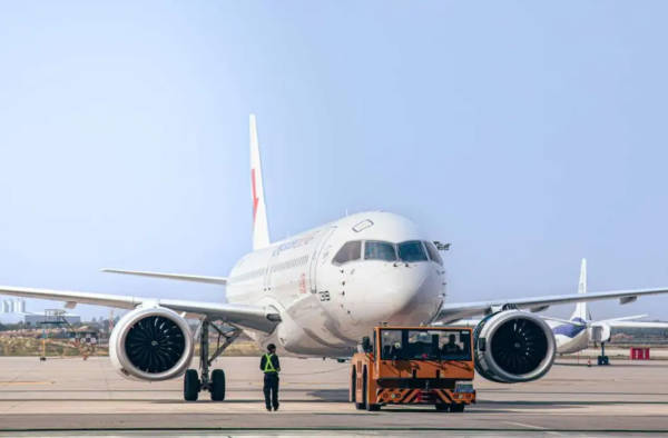 全球首次！C919首架机完成“心脏更换”(图2)