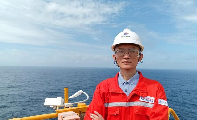 “海油工匠”邓恭建：在蓝海书写奋斗答卷(图1)