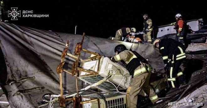 乌克兰遭核打击警告俄军发射13枚“全球禁止”导弹(图2)