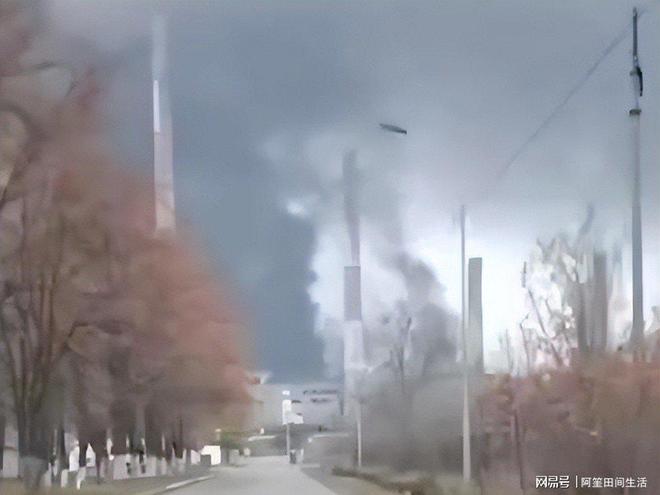 乌克兰遭核打击警告俄军发射13枚“全球禁止”导弹(图4)