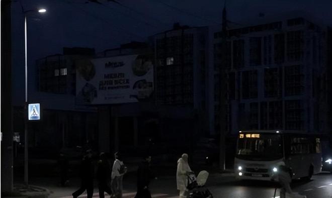 乌克兰全境大停电俄军核打击前警告发射多枚全球禁止导弹(图5)