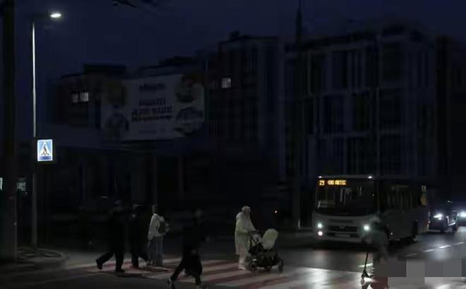 乌克兰全境大停电俄军核打击之前警告发射多枚全球禁止导弹！(图3)
