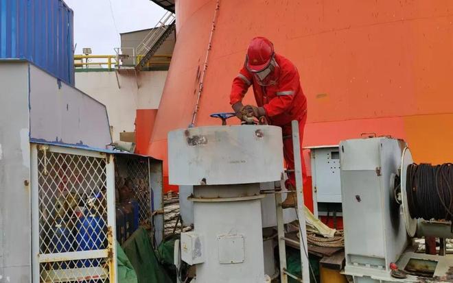 一线铺管船“焕新”维修记(图3)