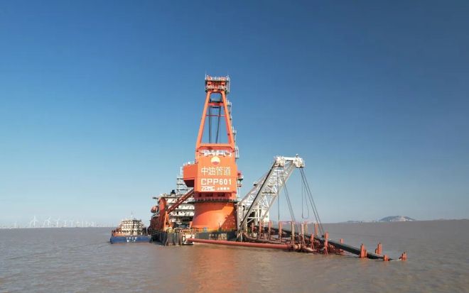 一线铺管船“焕新”维修记(图5)