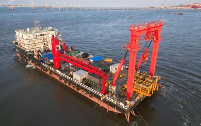 一线铺管船“焕新”维修记(图6)