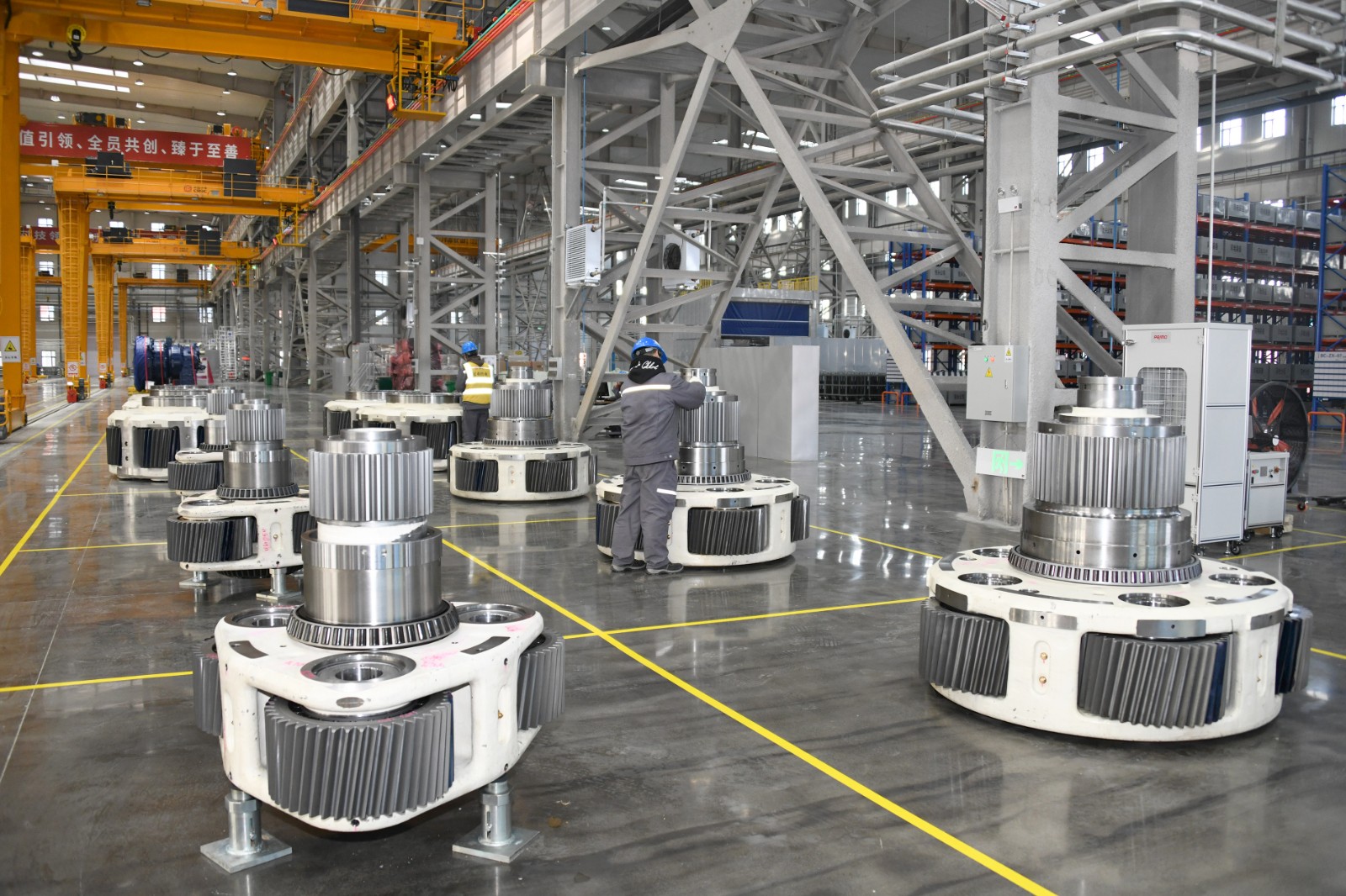 高质量发展看一线｜包头诞生风电“强心脏”(图3)