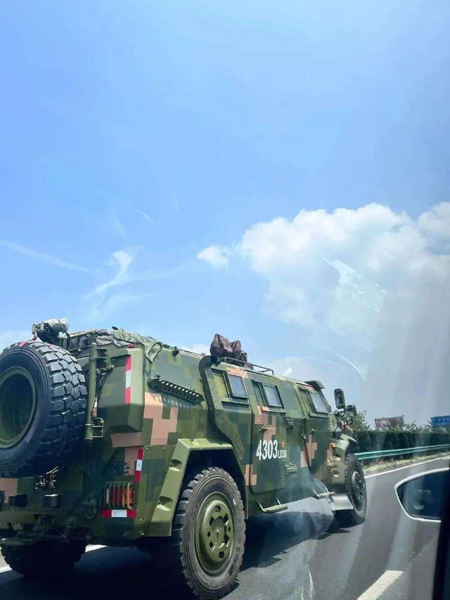 为什么军车大多是柴油车？有哪些优势？为何电车战场直接完蛋？(图1)