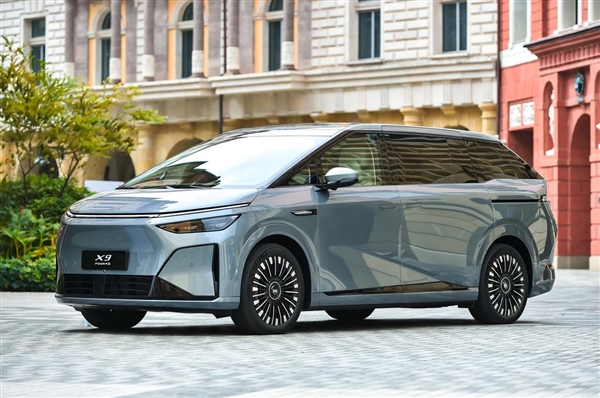 小鹏华为合作再加深！X9超混全球首发搭载下一代增程发电机(图1)