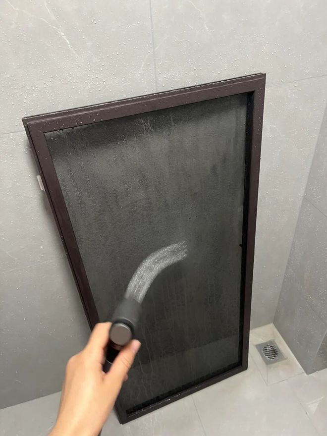 被年轻人的“邪修妙招”惊到了！一分钱不花就解决了生活痛点(图1)