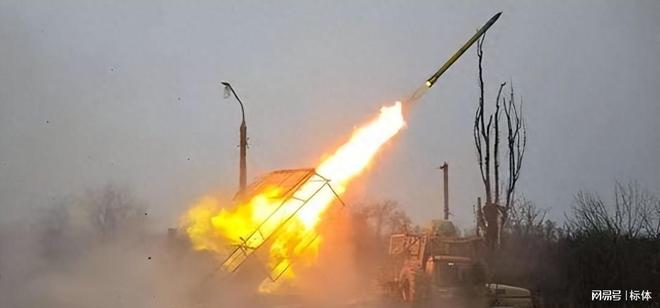 俄军终于发现为何打不赢乌克兰:俄不再客气一巴掌甩在北约脸上(图1)