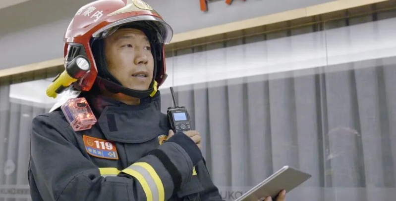 二十二载“火焰蓝”的青春答卷——记内蒙古自治区先进工作者、乌海市消防救援支队作战训练科科长廖其涛(图1)