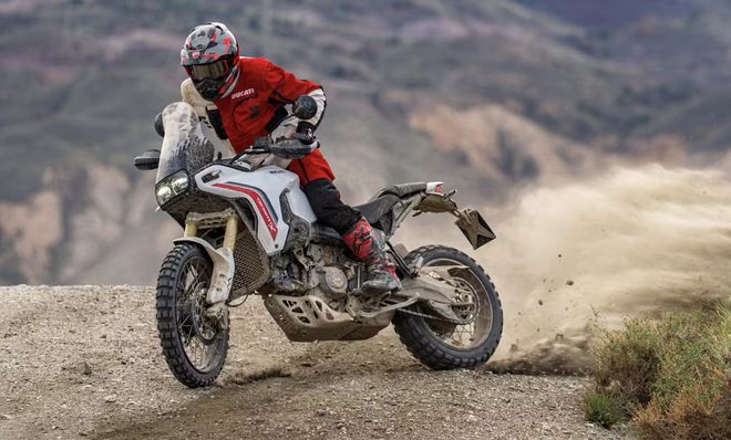 提前锁定2026年最强拉力？杜卡迪新ADV发布(图1)