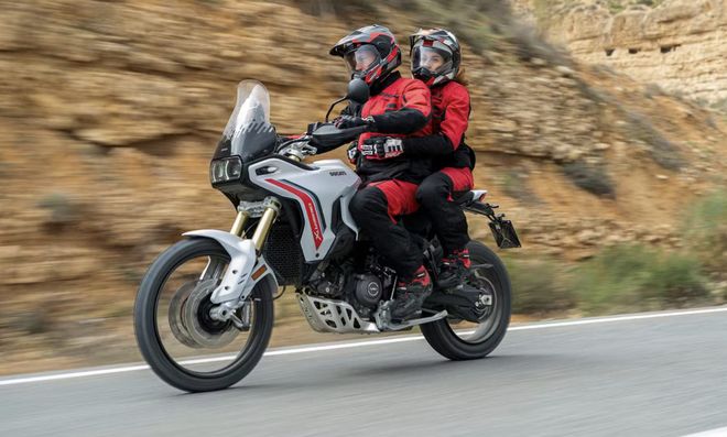 提前锁定2026年最强拉力？杜卡迪新ADV发布(图9)