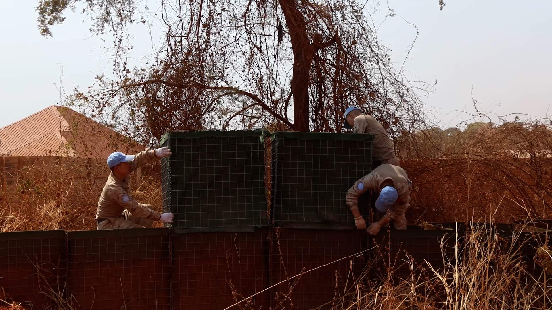 中国赴南苏丹（瓦乌）维和工兵分队高标准完成瓦乌机场基础设施建设任务(图7)